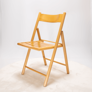 3STARS STUDIO｜撮影設備：木製折りたたみチェア（無印良品）