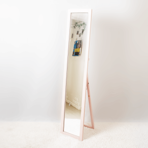 3STARS STUDIO｜撮影設備：全身ミラー・ピンク